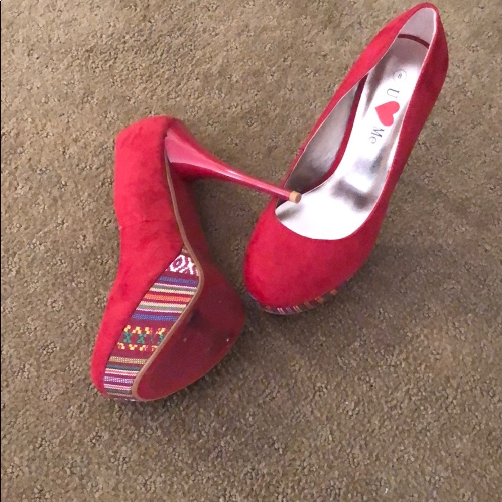 Red platforms with pattern platform and red bottom